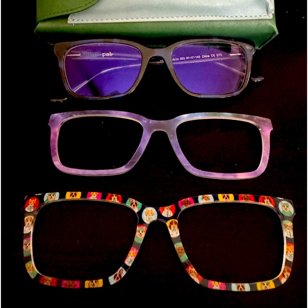 Pair eyewear reading glasses 1.0.  It comes with case and 2 toppers.